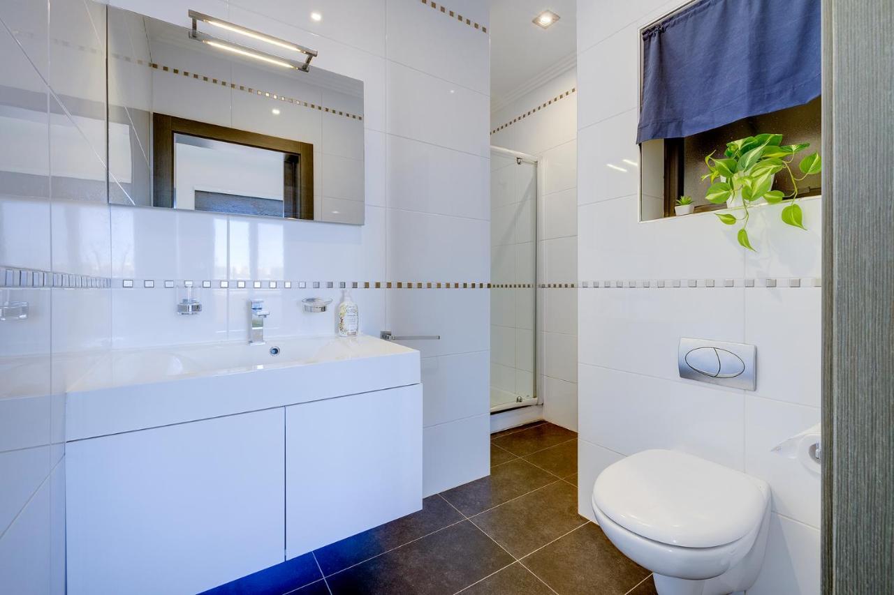 Perfect Location Idyllic 2Br Apartment Sliema Bagian luar foto