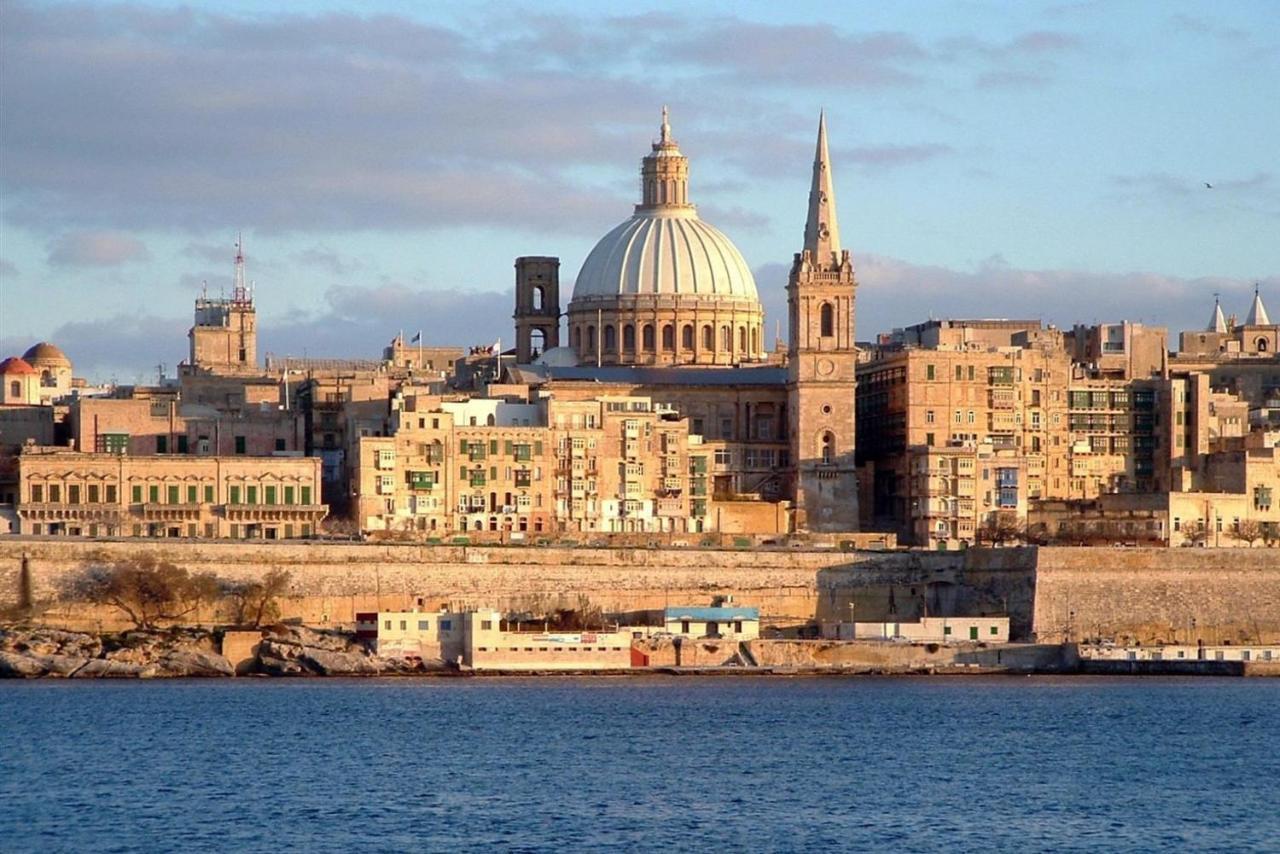Perfect Location Idyllic 2Br Apartment Sliema Bagian luar foto